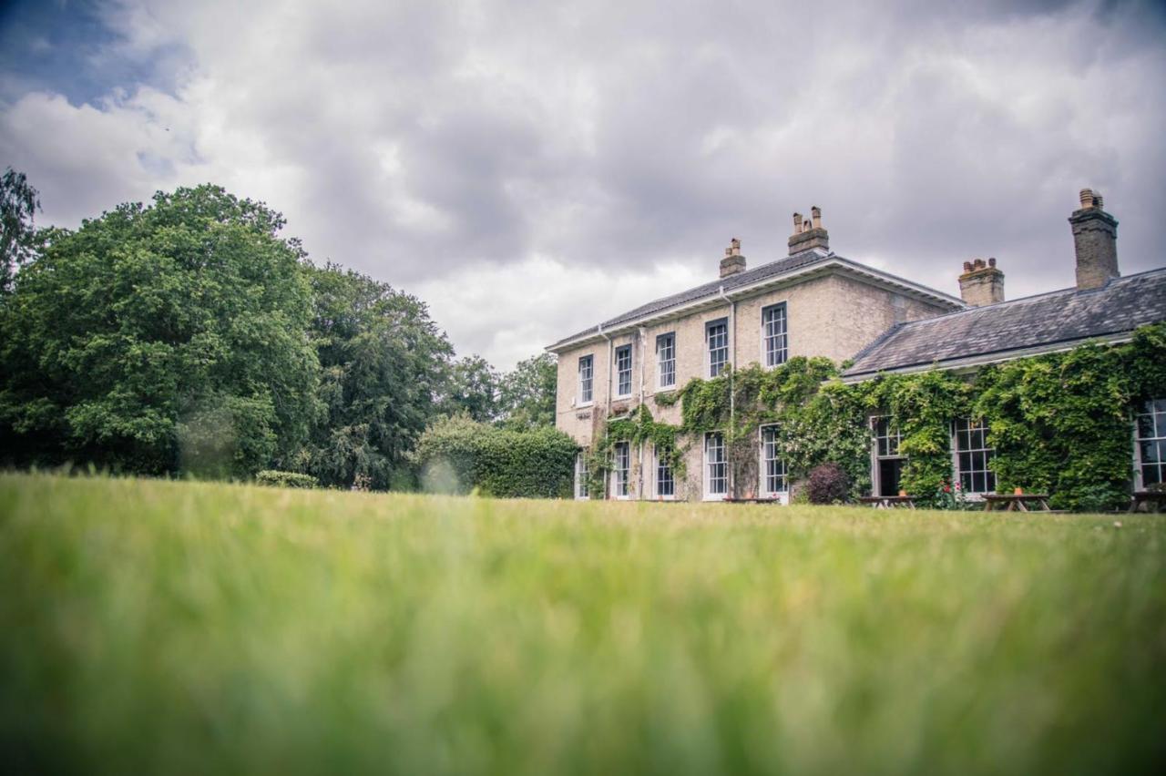 Caistor Hall Arminghall Exterior foto